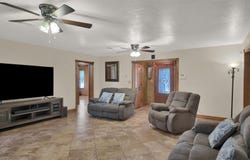 191 Jordan Ln, Elgin, TX 78621