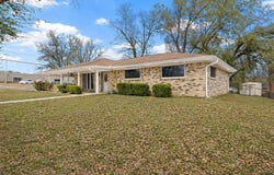 401 Hickory, Mt Pleasant, TX 75455