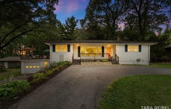 2750 Wildwood Lane, Stevensville, MI 49127