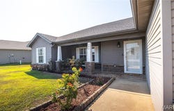 106 Greythorn Court, St Robert, MO 65584