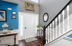 16 JERRYS Drive, BURLINGTON, NJ 08016