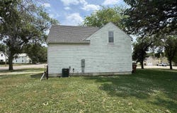 102 N 4th St, Breda, IA 51436