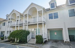 4 Windjammer Ct, Atlantic City, NJ 08401