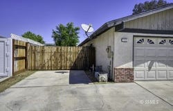 704 White Oak Dr, Ridgecrest, CA 93555
