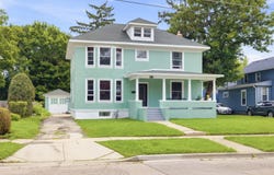 459 N Spring Street, Elgin, IL 60120