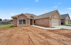 437 NW Sandstone Ave, Cache, OK 73527