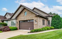 8999 Holland Harbor Circle, Frankfort, IL 60423