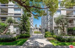 318 N Maple Dr, Beverly Hills, CA 90210