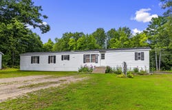 250 Violet Lane, Waldoboro, ME 04572