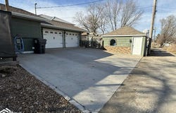 411 C Avenue W, Oskaloosa, IA 52577