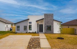 3249 Ethel Dr, Eagle Pass, TX 78852
