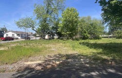 203 2nd Avenue E, Centre, AL 35960