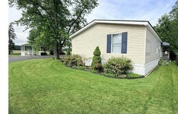 27216 Cook Rd, Olmsted Falls, OH 44138