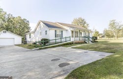 549 Burnett Rd, Byron, GA 31008