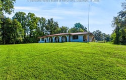 1 Top Notch Drive, Hurricane, WV 25526