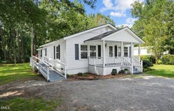 305 E 1st Street, Kenly, NC 27542