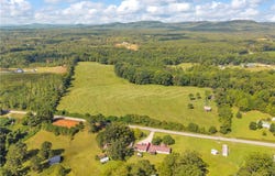 104 Nectarine Circle, Walhalla, SC 29691