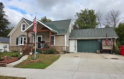 16 4th Avenue SE, Dodge Center, MN 55927