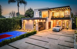 15743 Hesby St, Encino, CA 91436
