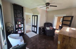 318 E 7th Ave, Winfield, KS 67156