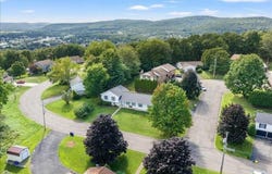 16 Governeurs Lane, ENDICOTT, NY 13760