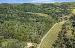 N7255 Holley Rd, Holmen, WI 54636