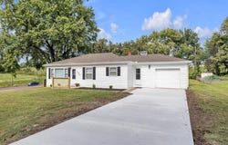 3801 Powers Drive, St Joseph, MO 64503