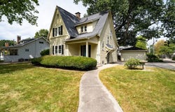 1604 E Jackson Street, Bloomington, IL 61701