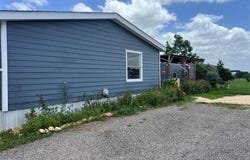 330 Grandview Dr, San Marcos, TX 78666