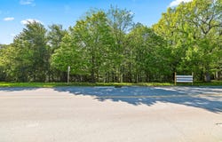525 BUCHANAN Road, COMBINED LOCKS, WI 54113