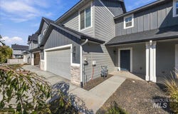 962 W Woodpine St, Meridian, ID 83646