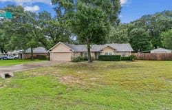 5100 Bradford Dr, Pace, FL 32571