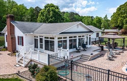 19 James Lane, WEEMS, VA 22576
