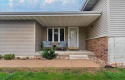 1447 Asbury Lane, Waterloo, IA 50701
