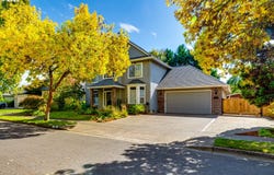 2860 BARBADOS Dr, Eugene, OR 97408