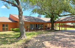905 Bennett Drive, Bowie, TX 76230