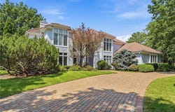 11708 Brookwood Avenue, Leawood, KS 66211
