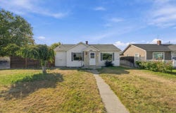 1704 W Yakima St, Pasco, WA 99301