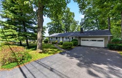 201 Oakridge, Liverpool, NY 13088