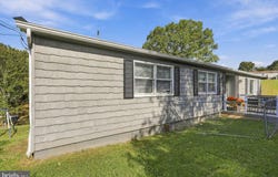 1994 OLD FURNACE Road, RIDGELEY, WV 26753