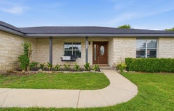 325 Meadow Valley Loop, Jarrell, TX 76537