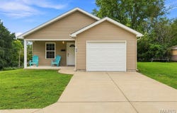 104 Oak Street, Sullivan, MO 63080