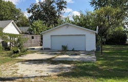 623 W 2nd Street, St Elmo, IL 62458