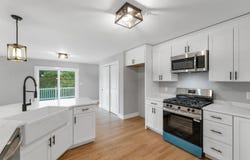 11 Robin Way, Chester, NH 03036