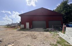 11 Castlegate Drive, Seymour, MO 65746