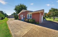 3956 Locust Hill Dr, Owensboro, KY 42303
