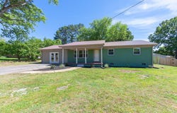 25 Blackburn Ave., MCKENZIE, TN 38201