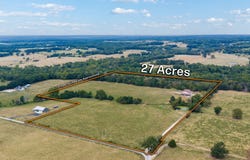 623 E 427th Road, Bolivar, MO 65613