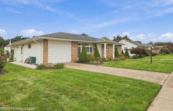 270 E Morton Street, Old Forge, PA 18518