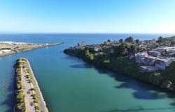 222 DEL NORTE Ln, Brookings, OR 97415